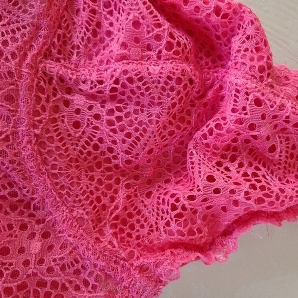 Victoria's Secret Bundle Of Two Coral And‎ Black Bralette - Picture 5 of 9